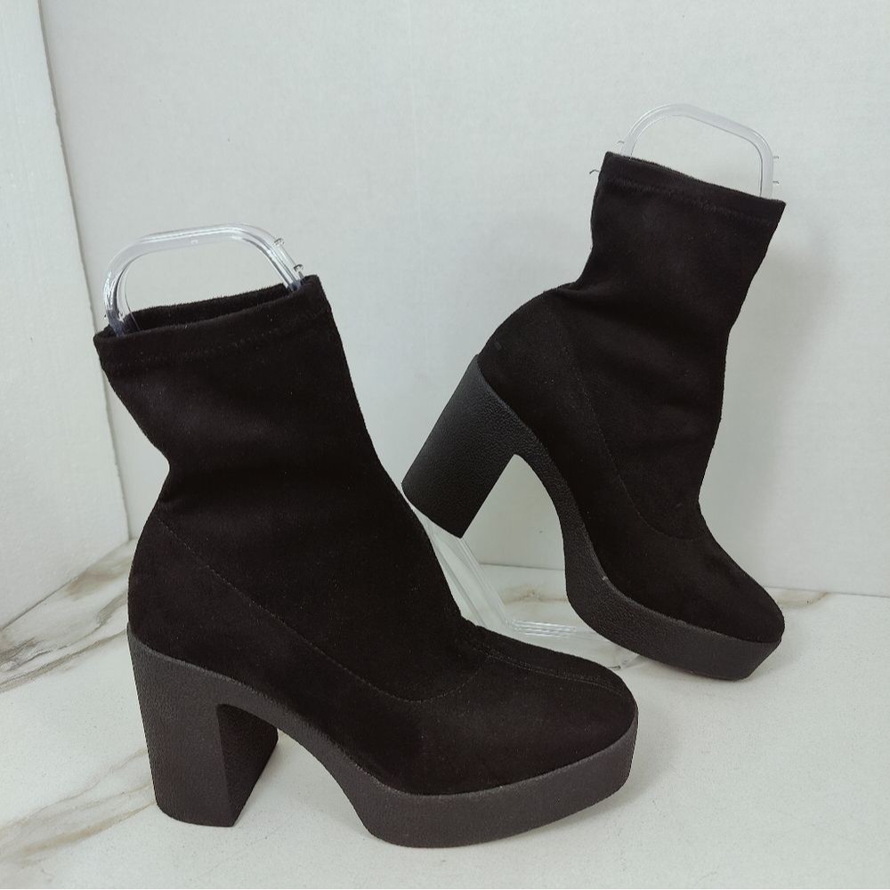 Forever 21 Black Microsuede Chunky Heel Round Toe Platform Sock Boots, Sz 7
